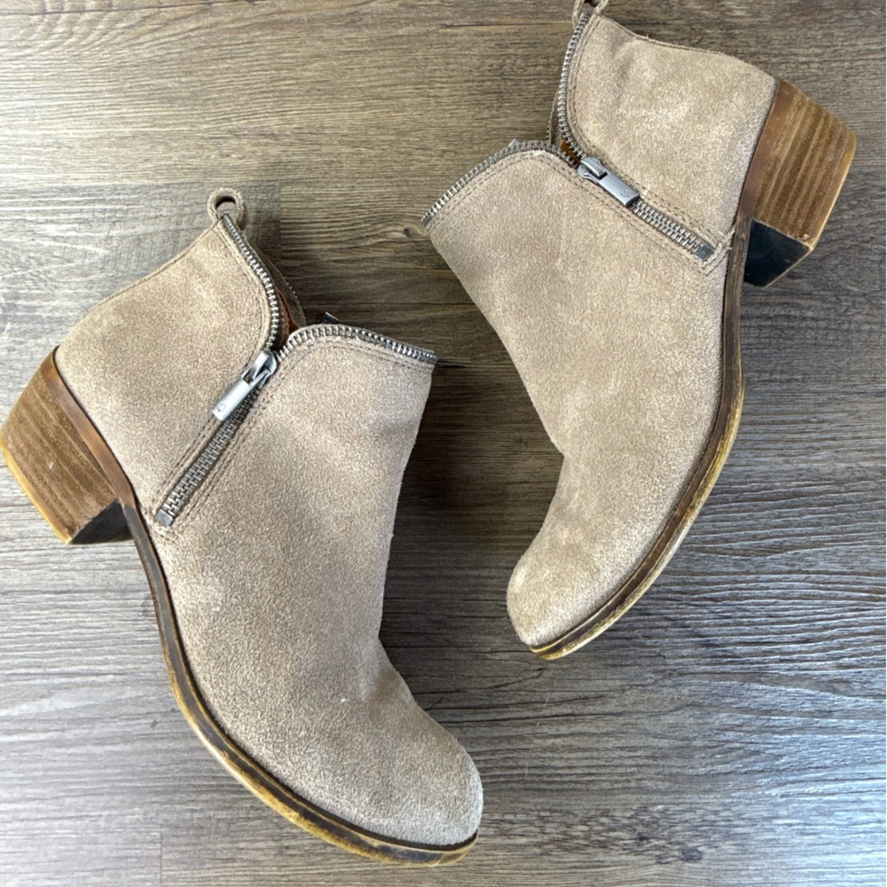 Lucky Brand Women's Tan Bartalino Suede Side Zip Ankle Boots, size 8.5